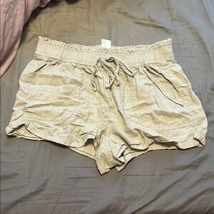 Joe Benbasset Women's Light Tan Cargo Shorts